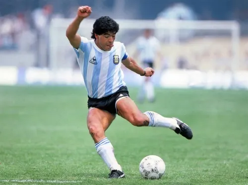 Maradona, fue cobijado por el Cuauhtémoc en el 86 