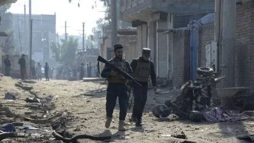 Mundo Al menos 20 muertos y más de 60 heridos en un doble atentado terrorista en Afganistán