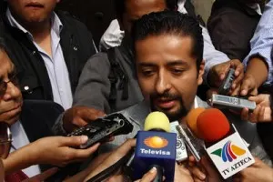Abogado de Henaine niega a gritos congelamiento de cuentas