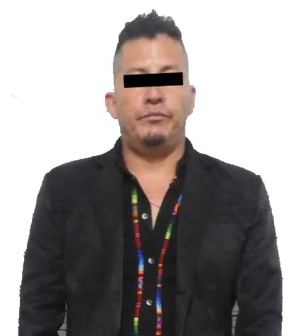 Detienen a hombre por posesión ilegal de un arma de uso exclusivo de las fuerzas armadas