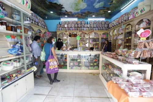 Empresaria de dulces típicos pide reapertura de negocios; del suyo, dependen casi 400 personas