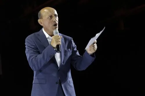 Con acarreados y sin liderazgos importantes del PRI, Lastiri arrancó proyecto con miras al 2018