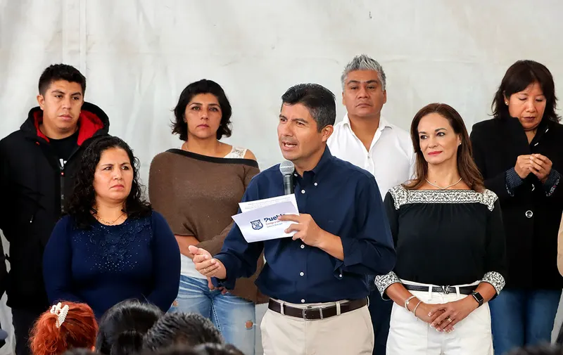 eduardo-rivera-firma-convenio-icatep