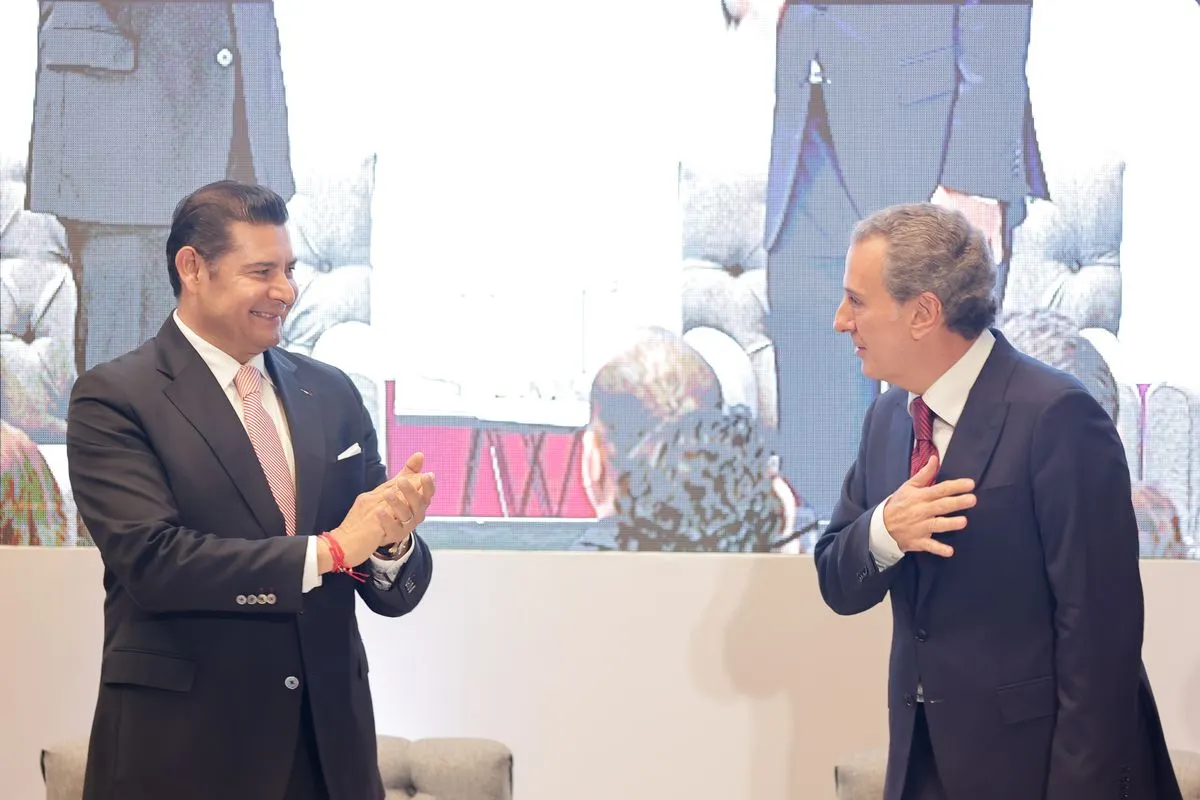 Alejandro Armenta Mier, gobernador del estado de Puebla, y Pepe Chedraui Budib, presidente municipal de Puebla. Foto: Especial