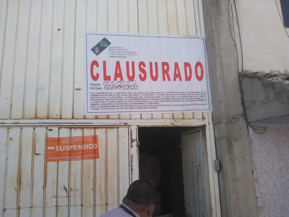 Clausura empresa de plásticos en Granjas San Isidro por contaminar