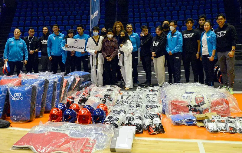 buap-entrega-equipo-deportivo
