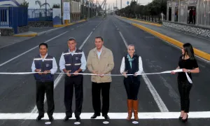 Moreno Valle y Gali inauguran reparación de asfalto en diagonal Defensores