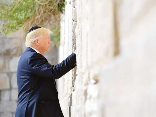 Trump pidió negar vínculos con Rusia