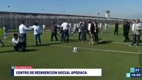 ‘El Bronco’ bromea cruelmente en penal de Apodaca