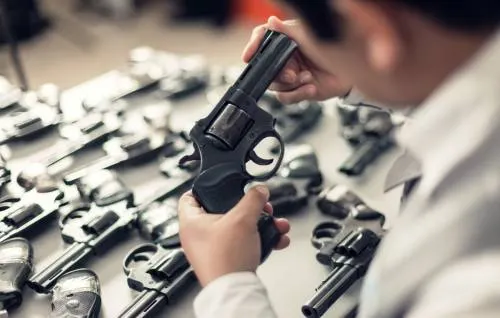Urgente que ciudadanos porten armas de fuego para defenderse en legítima defensa