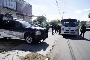 Anuncia Banck compra de 10 camionetas para seguridad en juntas auxiliares