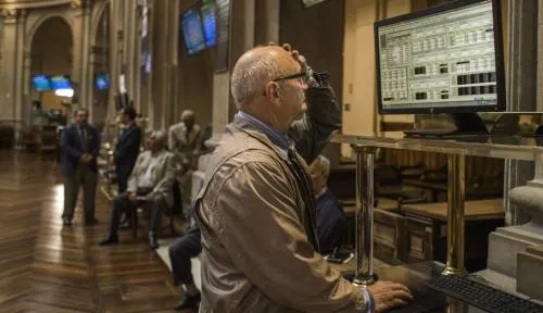 Bolsas europeas bajan por pérdidas en Wall Street y por Corea del Norte