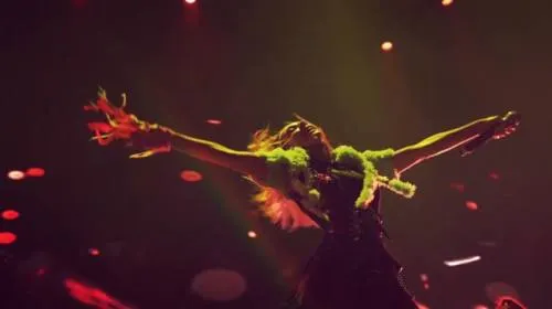 Vanessa Claudio critica a Fey tras ser coronada en la Marcha del Orgullo LGBTI (VIDEO)
