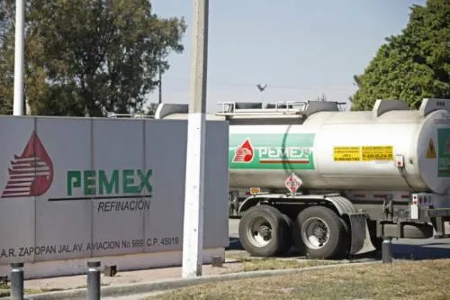 Juez concede primer amparo contra cierre de ductos de Pemex