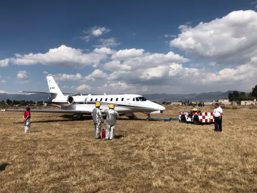 Despista aeronave privada en Toluca, no hay lesionados