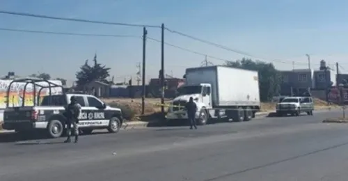Alerta en 9 estados por robo de camión con sustancias químicas