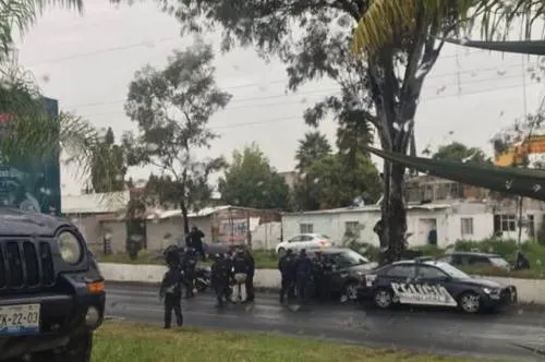Asesinan a una mujer al interior de su vehículo en la Recta a Cholula