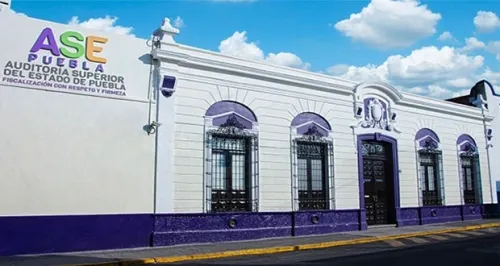 Hombres Denunciando a otros Hombres (La Nueva Trama Poblana)