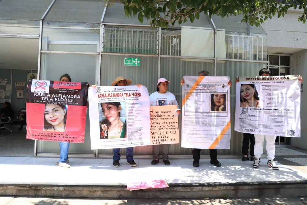 Familiares exigen justicia por desaparición de Karla Alejandra en Puebla, a un año sin avances