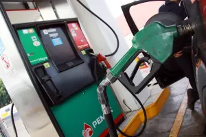 Poco probables, los gasolinazos diarios; hoy definen alzas