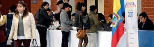 Cierran casillas en Ecuador; Lenín Moreno encabeza encuestas