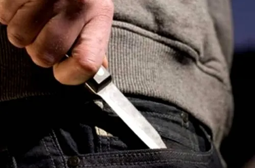 Amenazan a madre con “picar” a su bebé en asalto