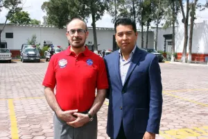 Quecholac recibe al primer astronauta mexicano, Rodolfo Neri Vela