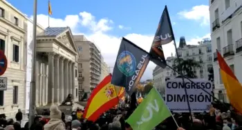Protestan en España por ley que atenta contra los policías y su trabajo