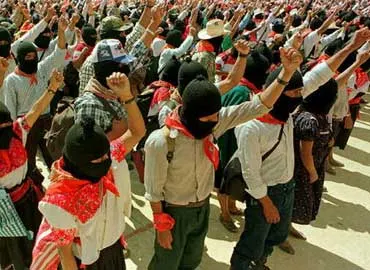 Grupo paramilitar toma un pueblo zapatista en Chiapas