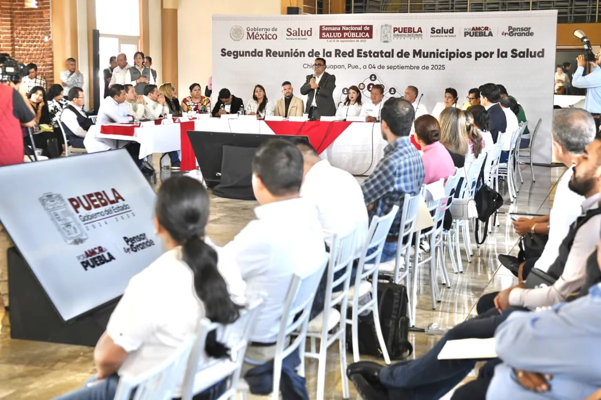 Gobierno de Puebla y municipios refuerzan vacunación, ambulancias y control de enfermedades en la Sierra Norte