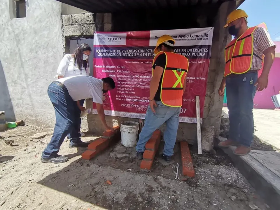 Gobierno de Atlixco inicia construcción de Estufas Ecológicas