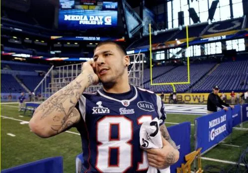 Autopsia revela suicidio de ex estrella de la NFL