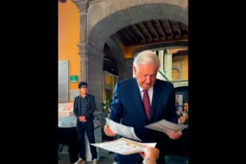En la democracia verdadera es el pueblo el que manda: López Obrador
