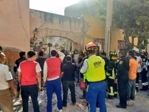 Investigan explosión y derrumbe que dejaron un muerto en la GAM