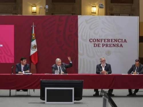 No claudicaremos en justicia por caso Ayotzinapa: López Obrador