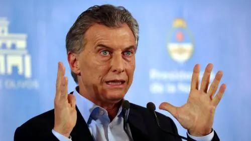 Argentina aplica impuestos a exportaciones y elimina casi el 50% de dependencias por crisis