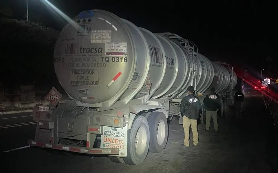 Tractocamión con hidrocarburo ilícito