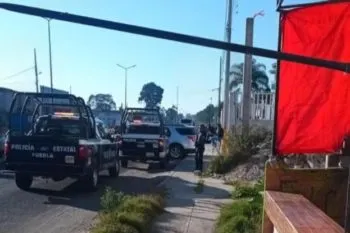 Agentes de FGE y hombres armados se enfrentan en Texmelucan; un agresor fue abatido