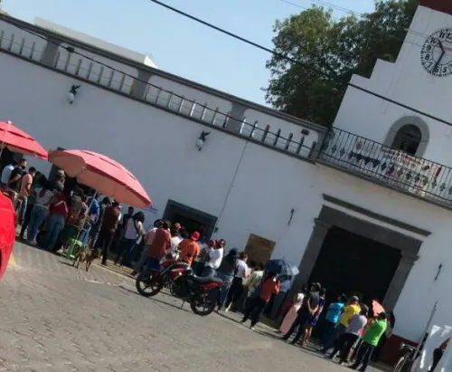 Habitantes de Tecali de Herrera se manifiestan y rechazan el traslado de internos de Huejotzingo
