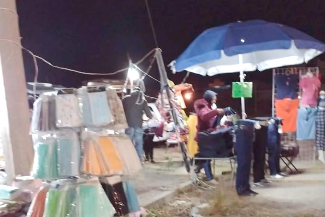 A cambio de votos, norma layón permitió tianguis nocturno y sin controles sanitarios