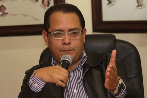 Mejía pide analizar continuidad de Salomón al frente del PRI en el Congreso