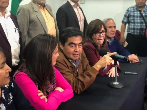 Miguel Barbosa y sus Rivales de Papel Maché