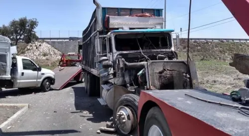 Choque de camioneta deja 10 indocumentados heridos en la Puebla-Orizaba
