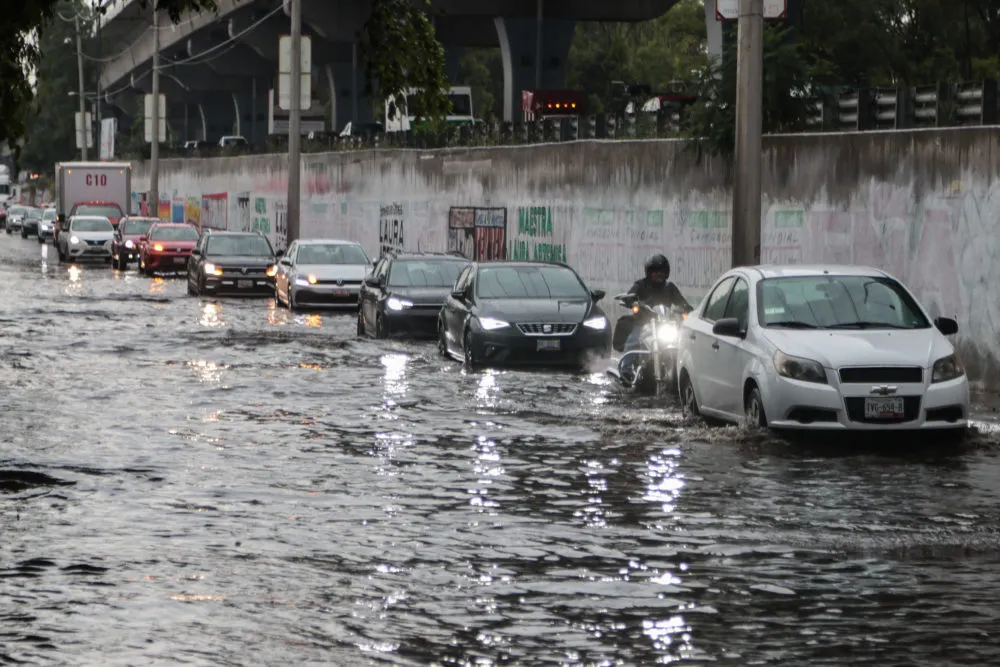 Inundaciones en la autopista México–Puebla