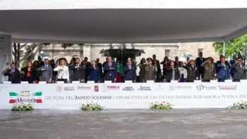 Coloca Pepe Chedraui Bando Solemne de las Fiestas Patrias 2025 en el Palacio Municipal