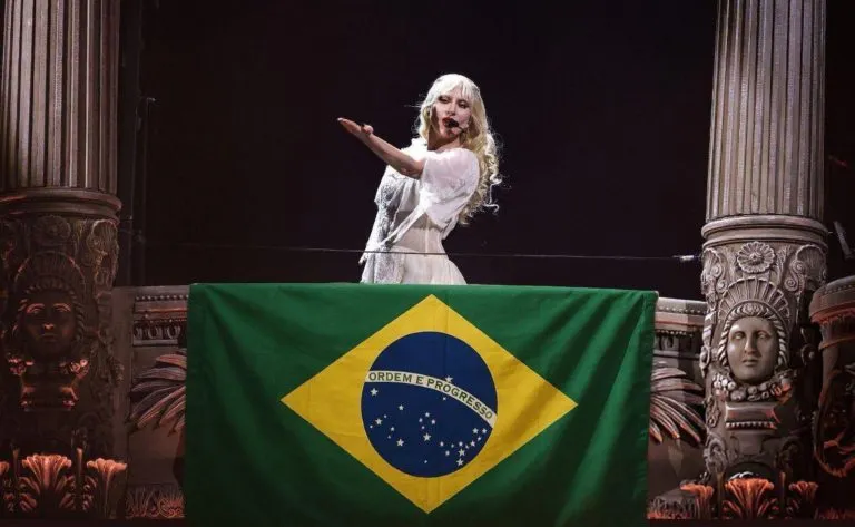 Lady Gaga paralizó Río de Janeiro con concierto gratuito