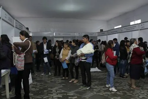 Más de 4 mil 400 becas se ofrecieron a jóvenes