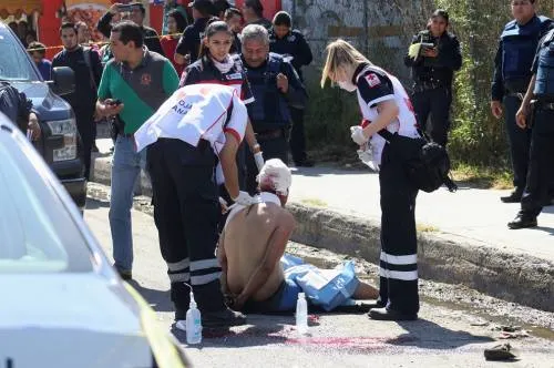 Golpean brutalmente a un hombres tras intentar “machetear” a una mujer en San Jerónimo Caleras