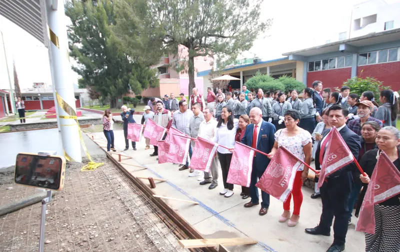 Ariadna Ayala entrega y comienza obras con sentido social en escuelas de Atlixco
