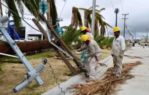 Trabajadores CFE Centro Oriente colaboran en Baja California Sur